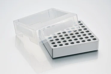 艾本德儲存盒 8 × 8, 可放置 64  個試管， 1  –  2  mL，3  件，高 53  mm，2  英寸，聚丙烯材料，可耐受最低 -86  °C，可高溫高壓滅菌，帶蓋子并具有數(shù)字字母標識